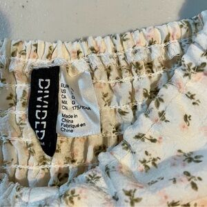 Divided Large Cream and Pink Floral Puff-sleeved crêped dress GUC